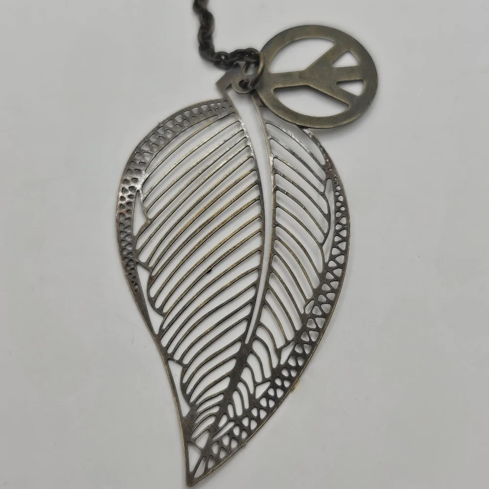 ⭐️40% Off⭐️ Antique Gold Metal Feather & Peace Sign Earrings